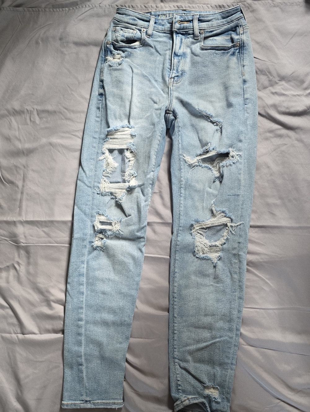 American Eagle Outfitters Light Blue Distressed Skinny Jeans